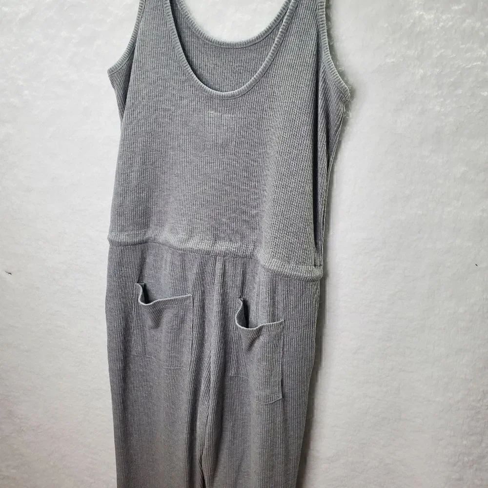 Chaser Cozy Rib Low Back Tank Jumpsuit Grey Size Small - Picture 11 of 17
